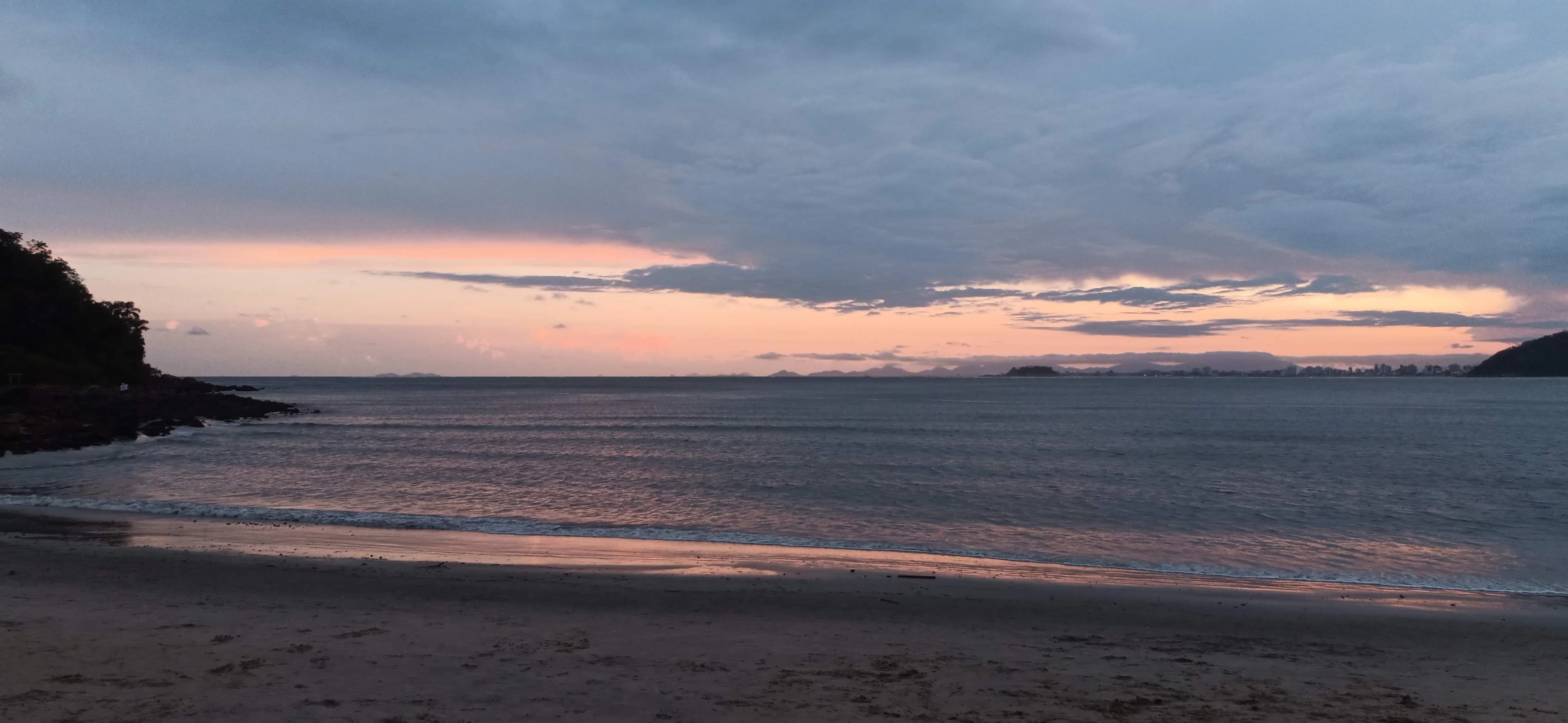 Pôr do sol na Praia Mansa em Matinhos