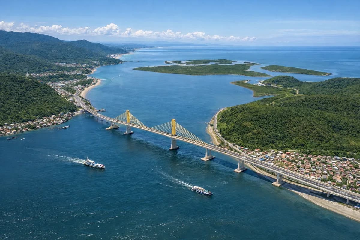 Vista da Ponte de Guaratuba sobre a Baía de Guaratuba