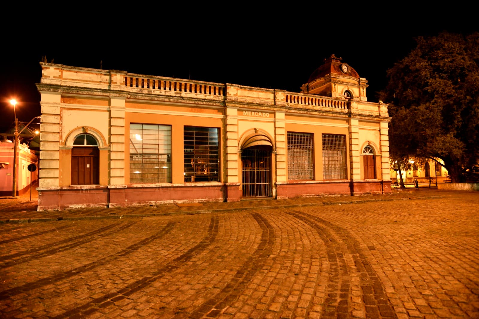 Feiras e cultura local em Antonina