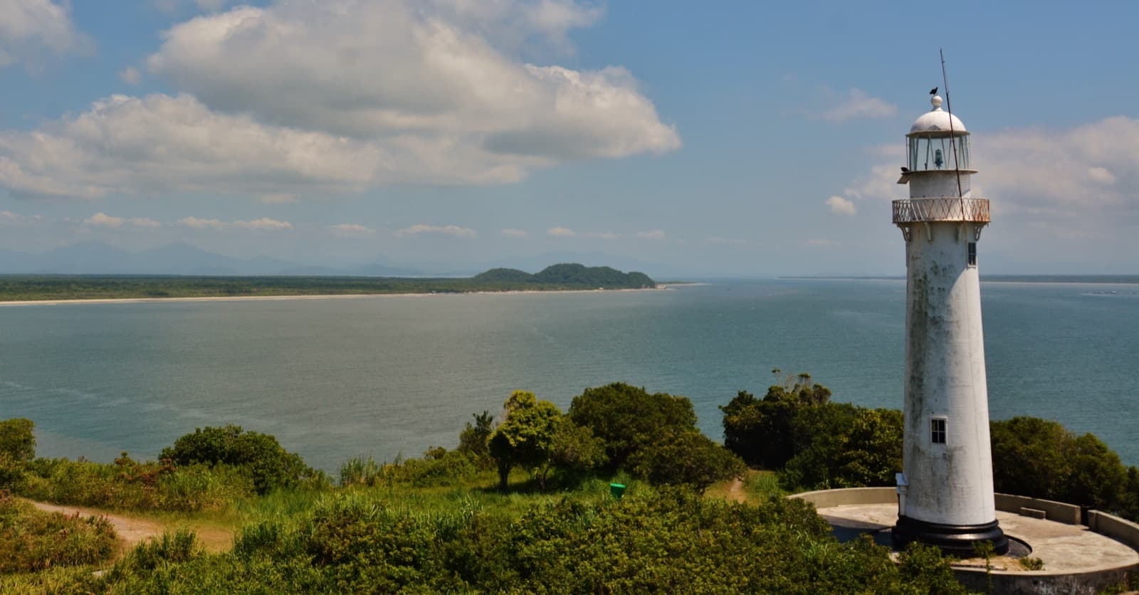Farol das Conchas na Ilha do Mel